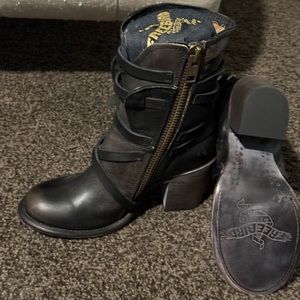 FREEBIRD-Baker size 7 black boots